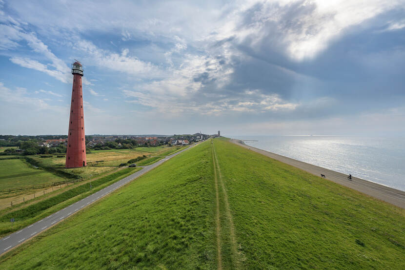 Ook het Rijk investeert extra in dijkversterkingen - Land+Water